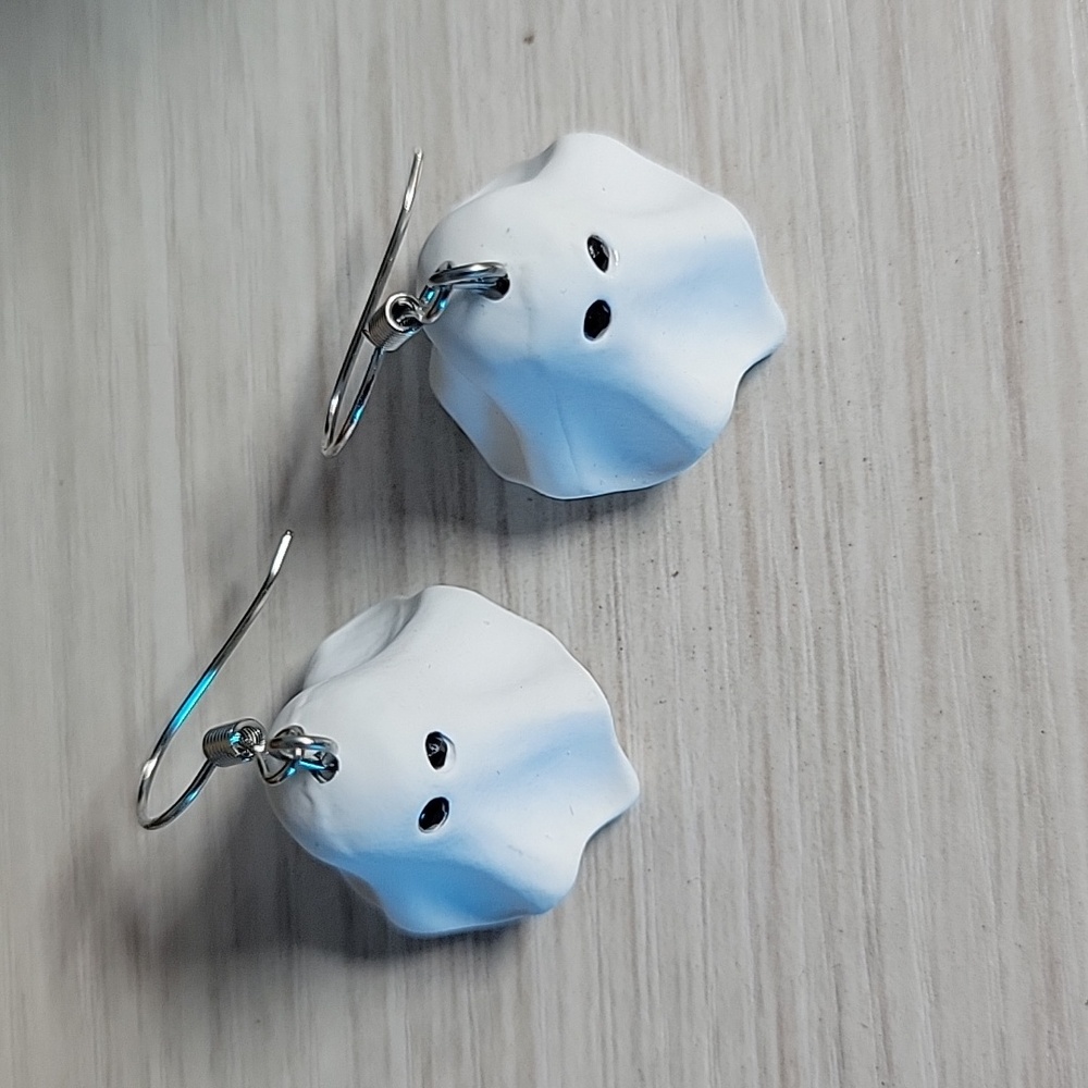 Cute Ghost Earrings - Picture 5 of 6